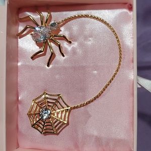 Poisoned Doll Spiderweb brooch